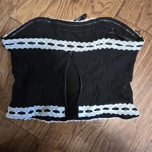 Black lace trim corset with bow - Picture 2 of 3